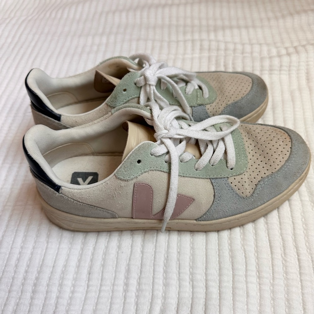 Veja V10 Pastel Sneakers